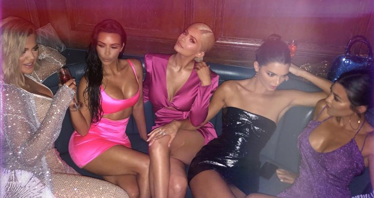 Kim i Khloe Kardashian priznale: "Ukrale smo Diorove naočale"